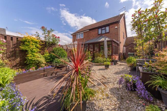 76 Gifford Close-15.jpg