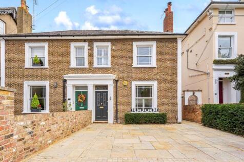 Knights Park, Kingston, KT1