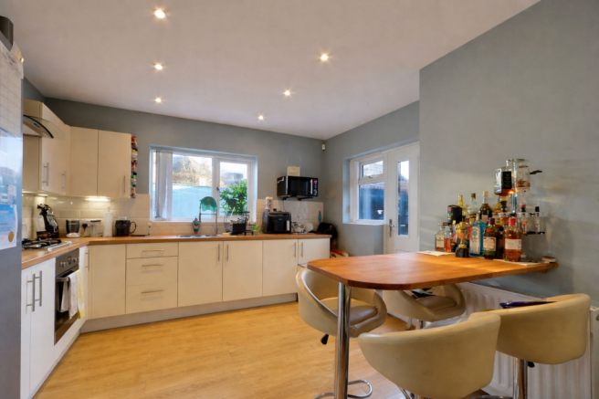 3 bed Semi-Detached for sale Image 5