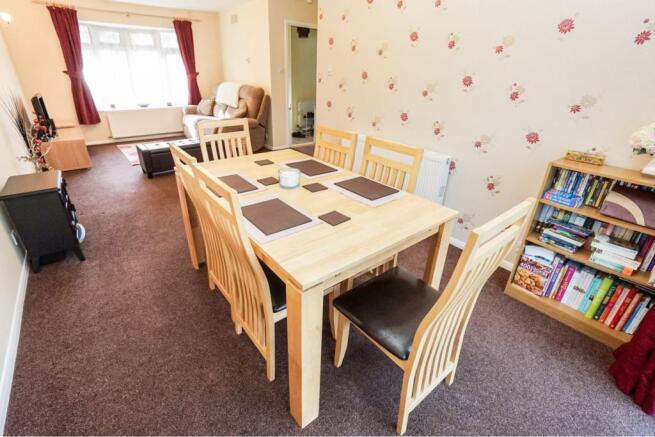 Lounge/Dining Room