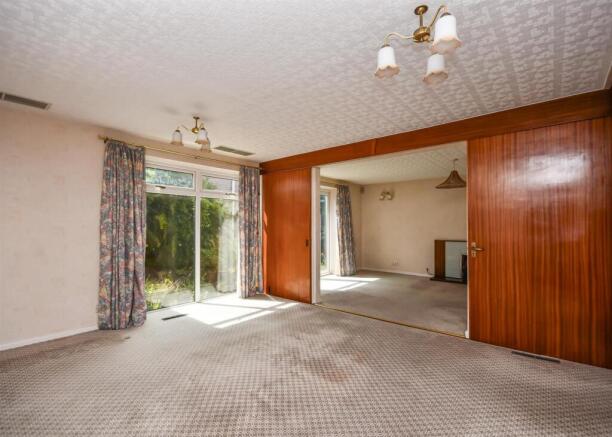 17 Dippons Mill Close-9.jpg