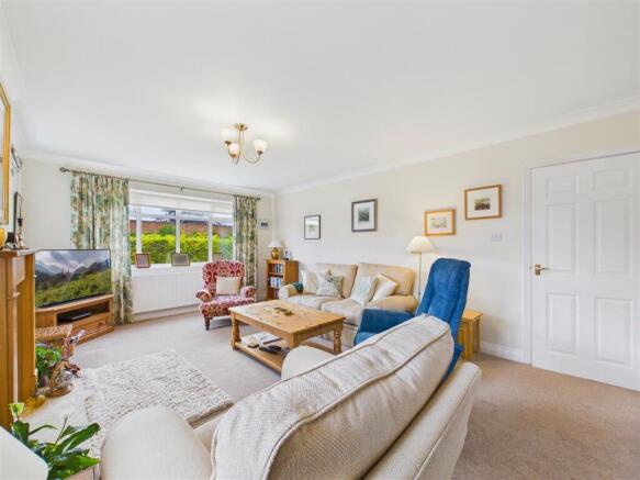 3 bed Detached Bungalow for sale Image 5