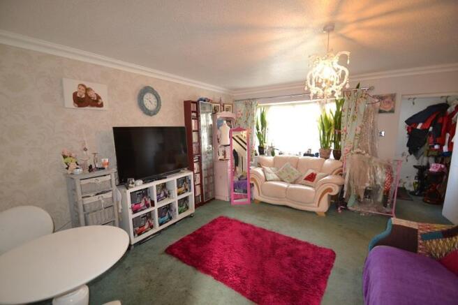 lounge 1.JPG