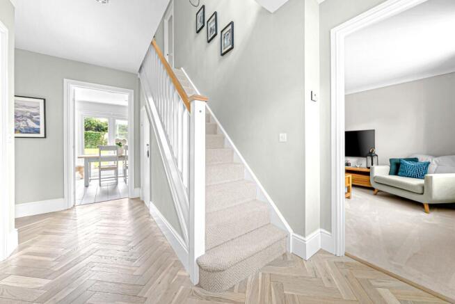 4 bed Detached for sale Image 9