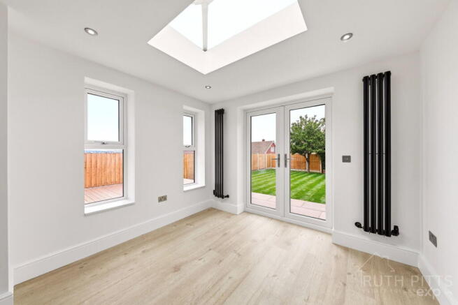 3 bed Detached Bungalow for sale Image 9