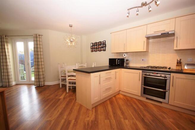 kitchen diner2.JPG
