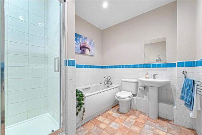 4 bed Terraced for sale Image 8