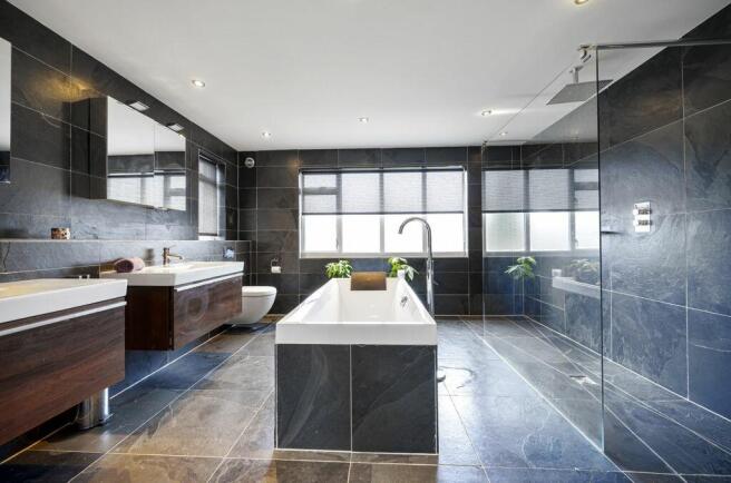 Ensuite to Bed 1