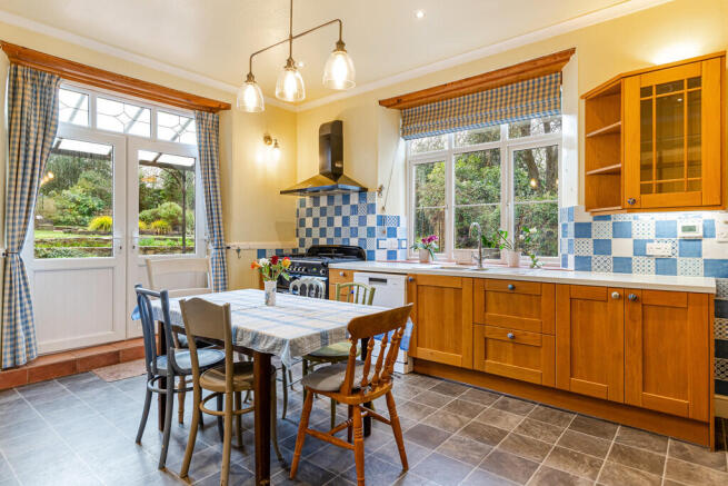 A12 - Broadway, M...