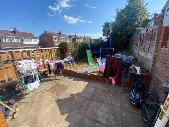 3 bed Town House for sale Image 8