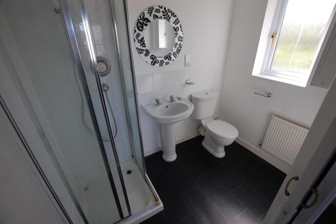 4 bed Detached to rent Image 8
