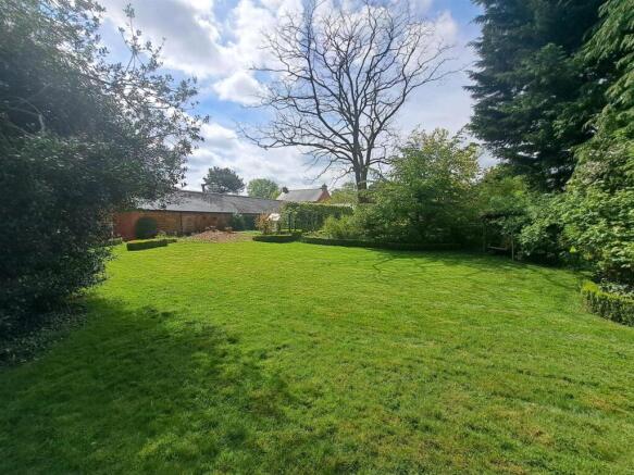 Danesfield, Rothersthorpe