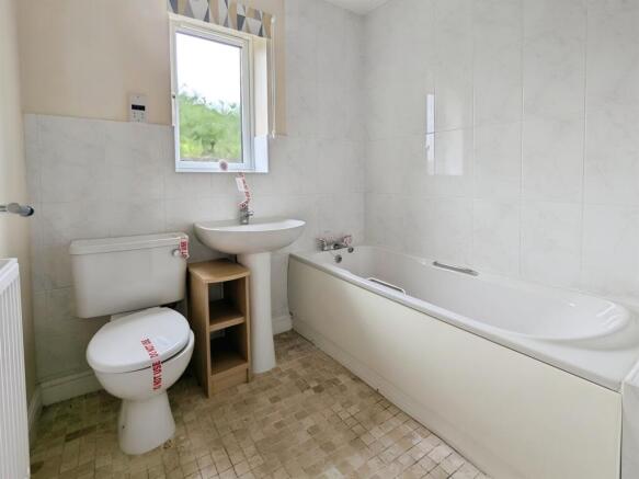 2 bed Apartment for sale Image 6