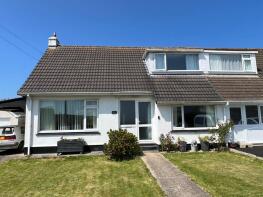 9, Roskilling, Helston TR13 8JY