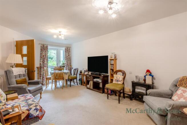8704508-interior05.jpg