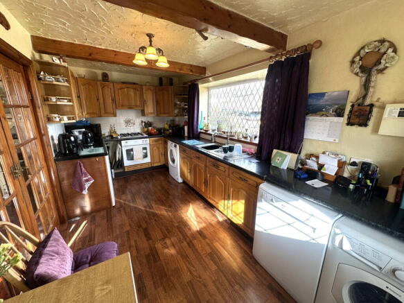 2 bed Semi-Detached for sale Image 4