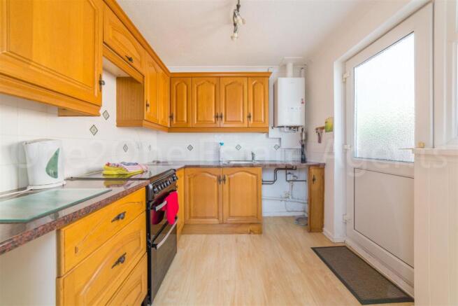 48 Pentre Close-10.jpg