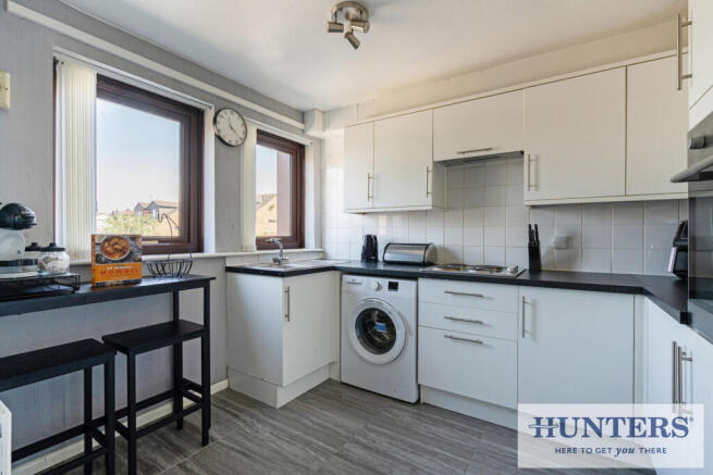 2 bed Flat for sale Image 6
