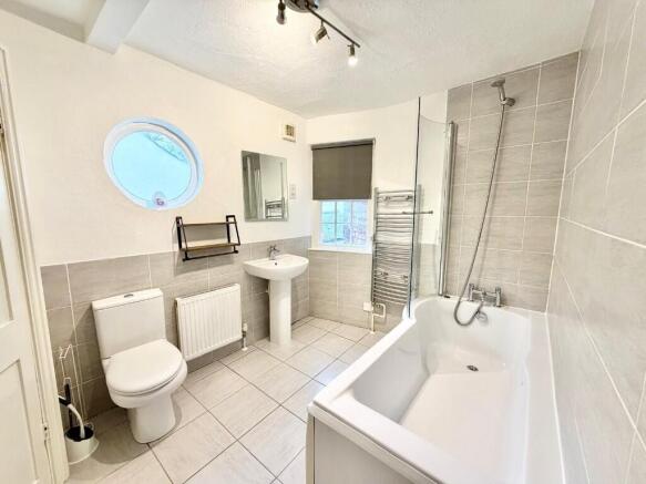 3 bed Terraced for sale Image 7