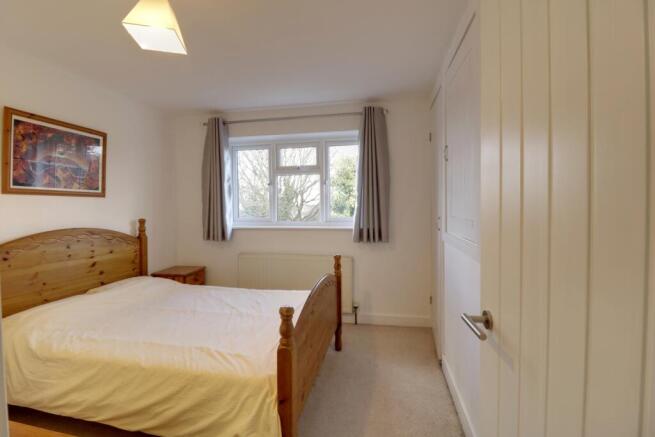 Bed 1 b