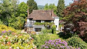 30, Deepdene Drive, Dorking RH5 4BB