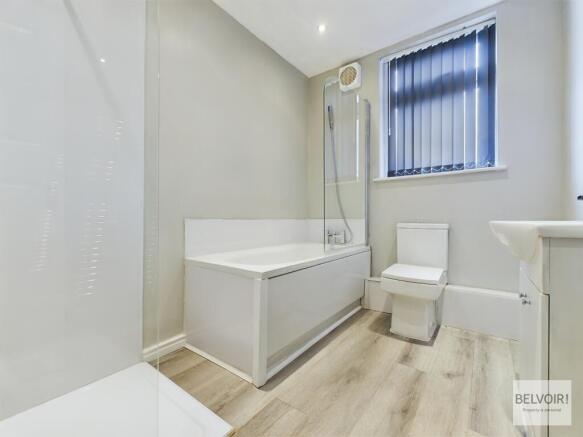 2 bed Terraced to rent Image 11