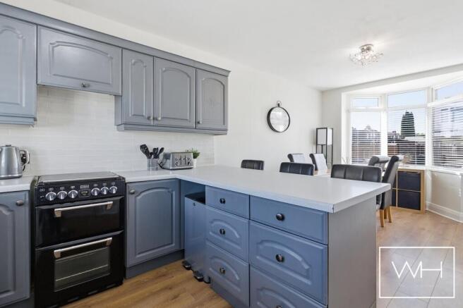 4 bed Semi-Detached for sale Image 7