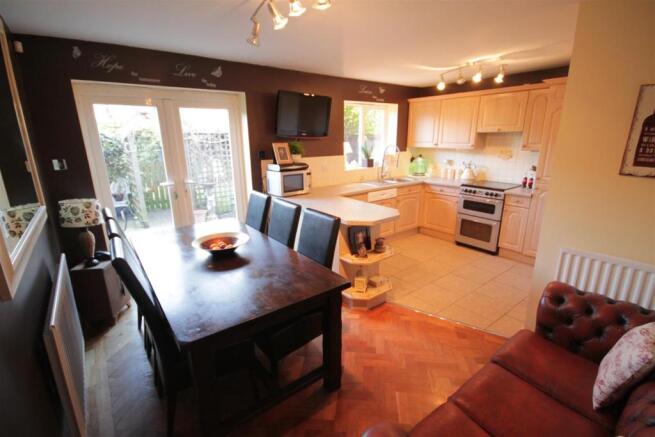 Kitchen/Breakfast Ro