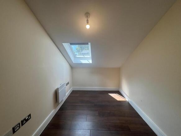 2 bed Apartment to rent Image 4