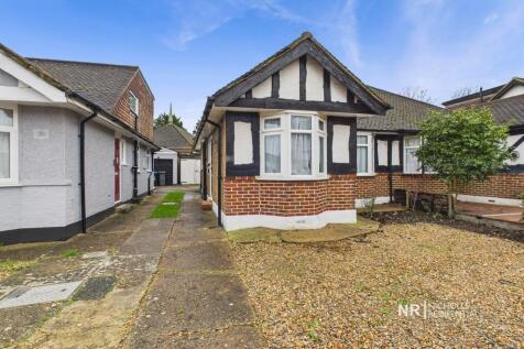 Cheshire Gardens, Chessington, Surrey. KT9