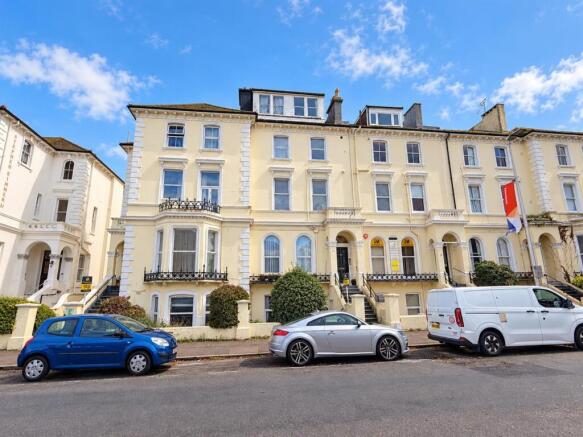 Hyde Gardens 001.jpg