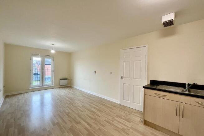 open plan lounge/kit