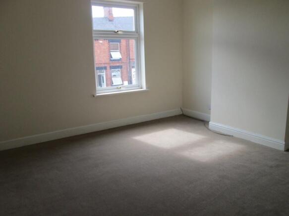 2 bed House to rent Image 6