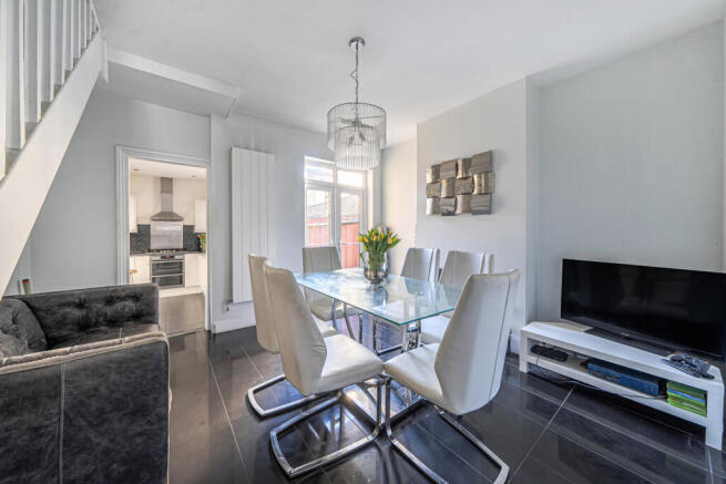 1419741-9-69a595a...