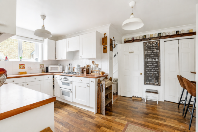 4 bed Semi-Detached for sale Image 7