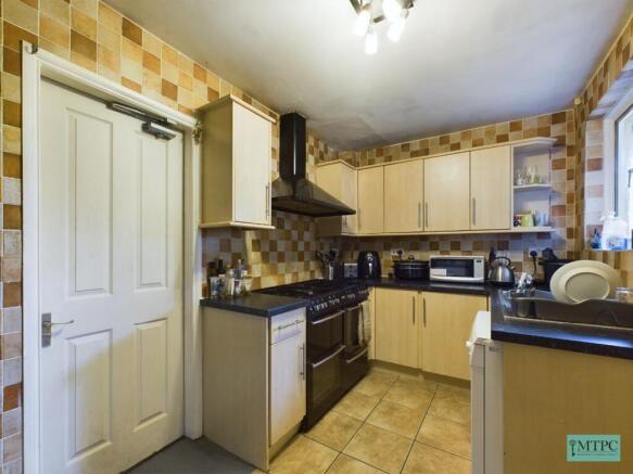 1 bed House Share to rent Image 8