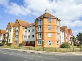 36, Marina Point, West Road, Clacton-on-sea CO15 1AH
