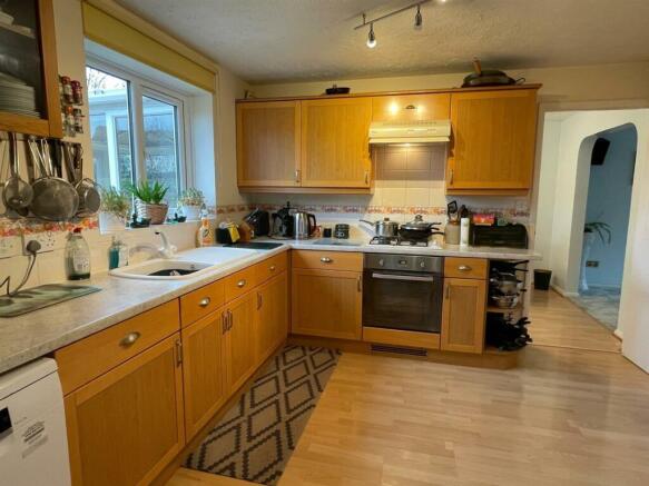 Kitchen1.jpg