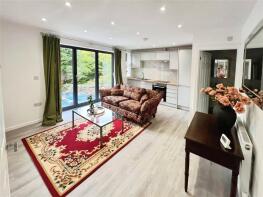 Flat 2, 5 Briar Hill, Stow Park Crescent, Newport NP20 4HD