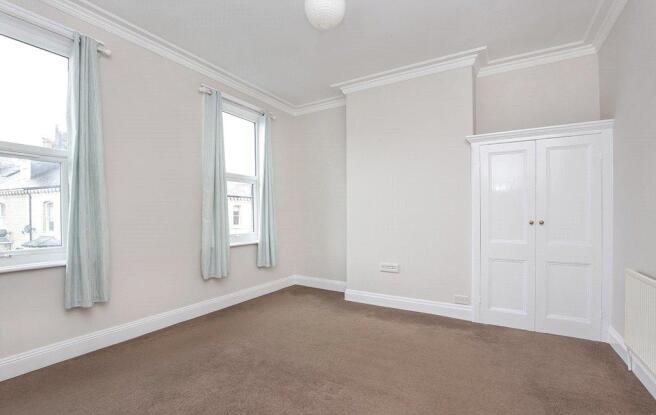 4 bed Terraced to rent Image 9