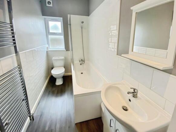 2 bed Flat to rent Image 5
