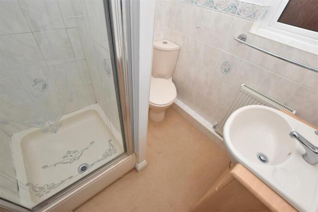 EN SUITE SHOWER ROOM