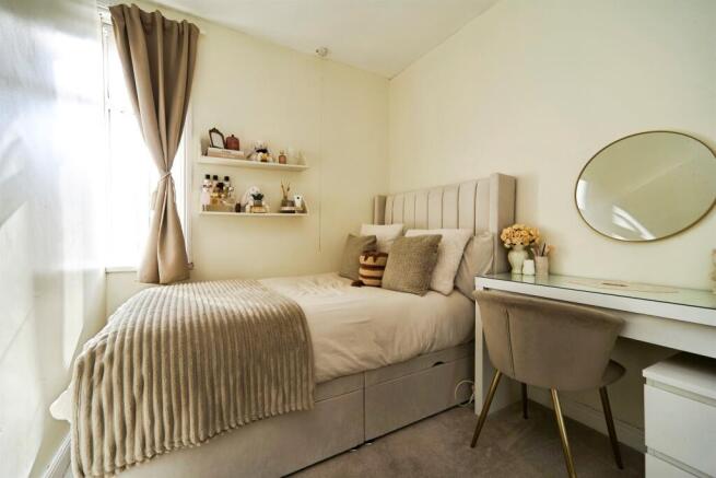 3 bed Terraced for sale Image 10