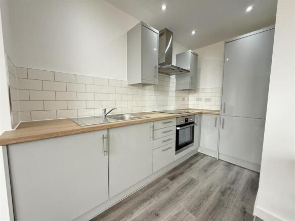 1 bed Apartment to rent Image 4