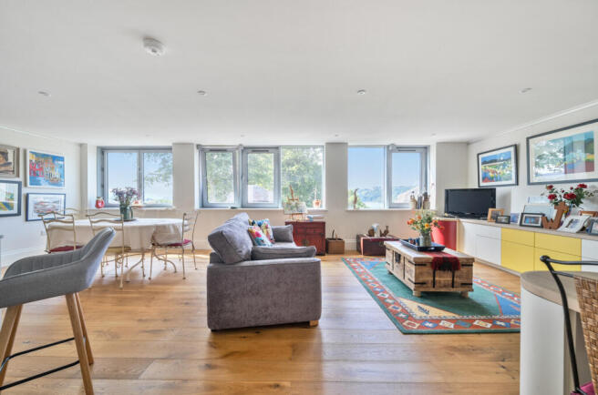 1306847-7-68513e6...