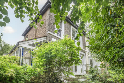 Heathcote Road, Twickenham, TW1