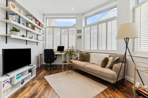 Greyhound Road,
Fulham, W6