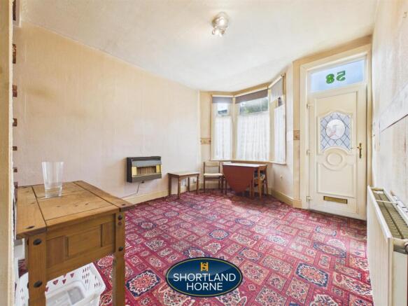 lounge/dining room