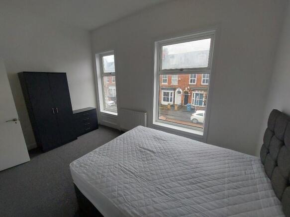 1 bed House of Multiple Occupation to rent Image 8