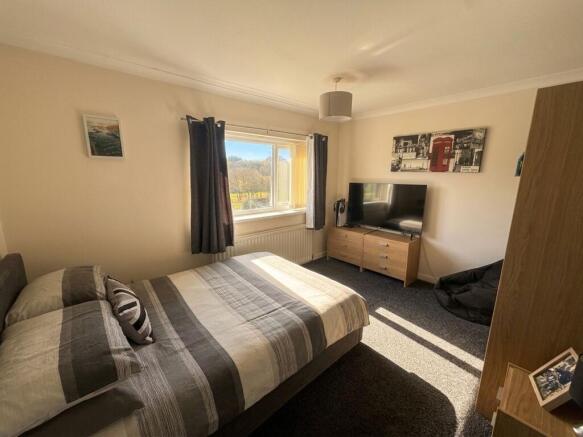 3 bed Semi-Detached for sale Image 10